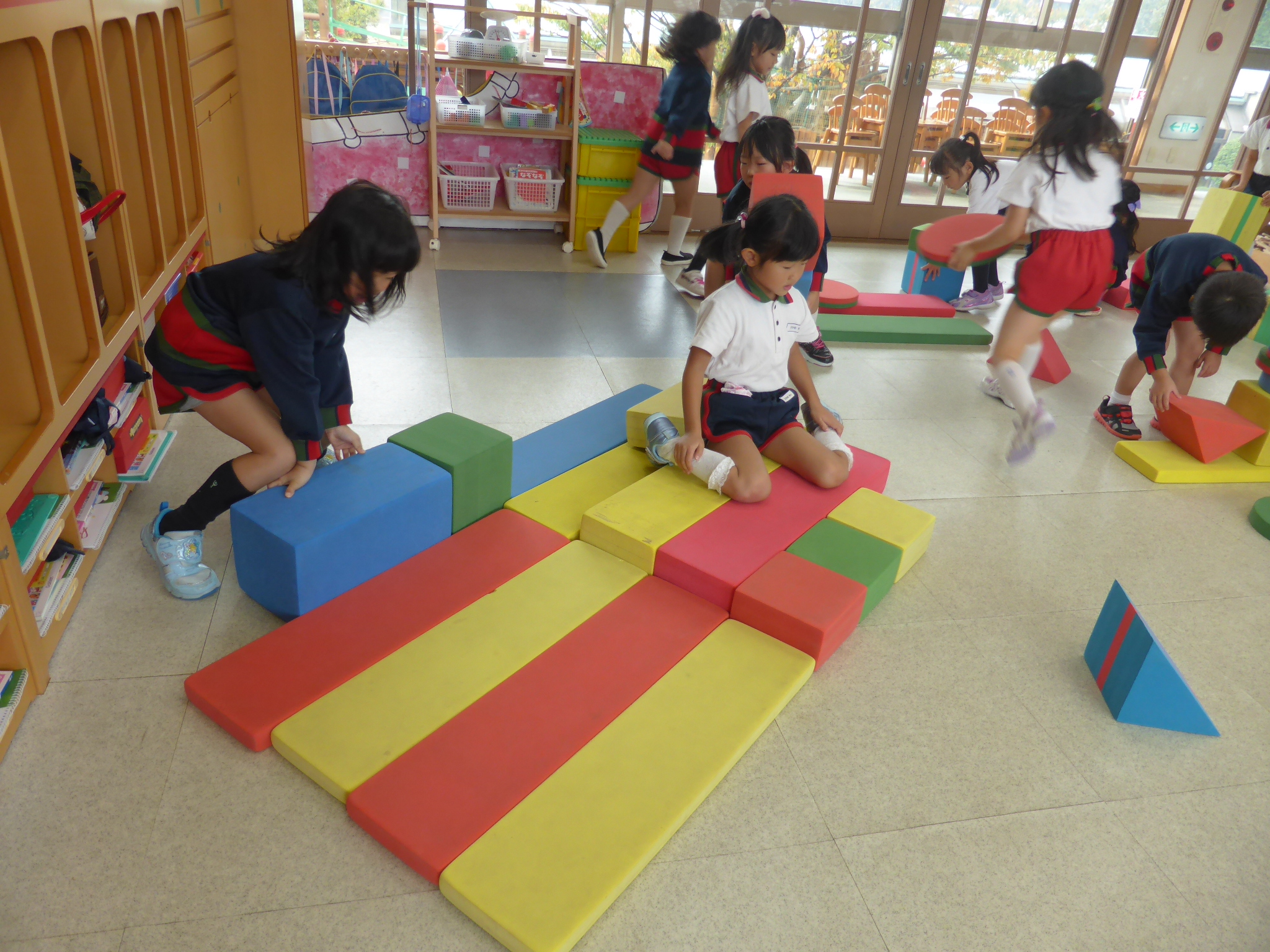 みんなで遊ぶと楽しいね 学校法人早翠学園 さみどり幼稚園 第二さみどり幼稚園