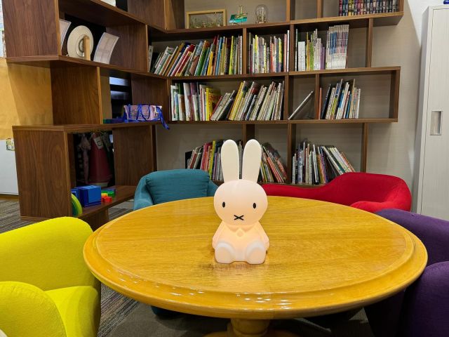 うち、基本的にキャラクター物は置かないんですけど！
絵本コーナーに。